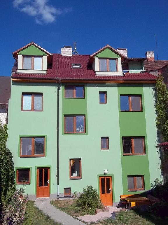 Penzion Apartmany Zlín Buitenkant foto