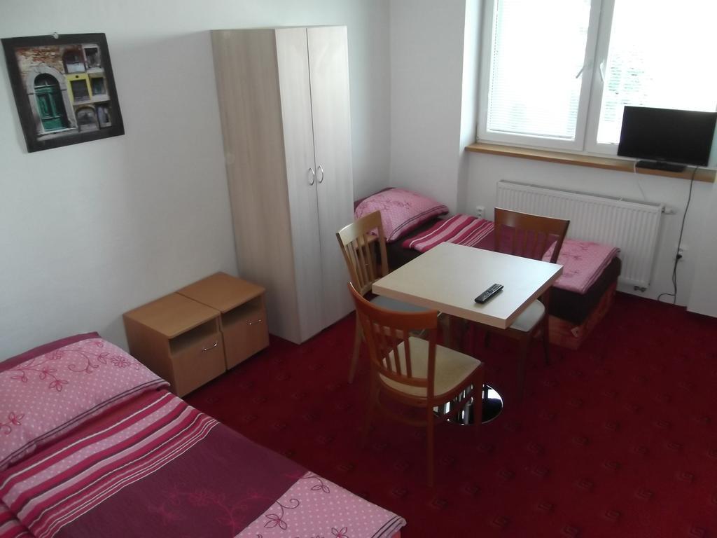 Penzion Apartmany Zlín Kamer foto